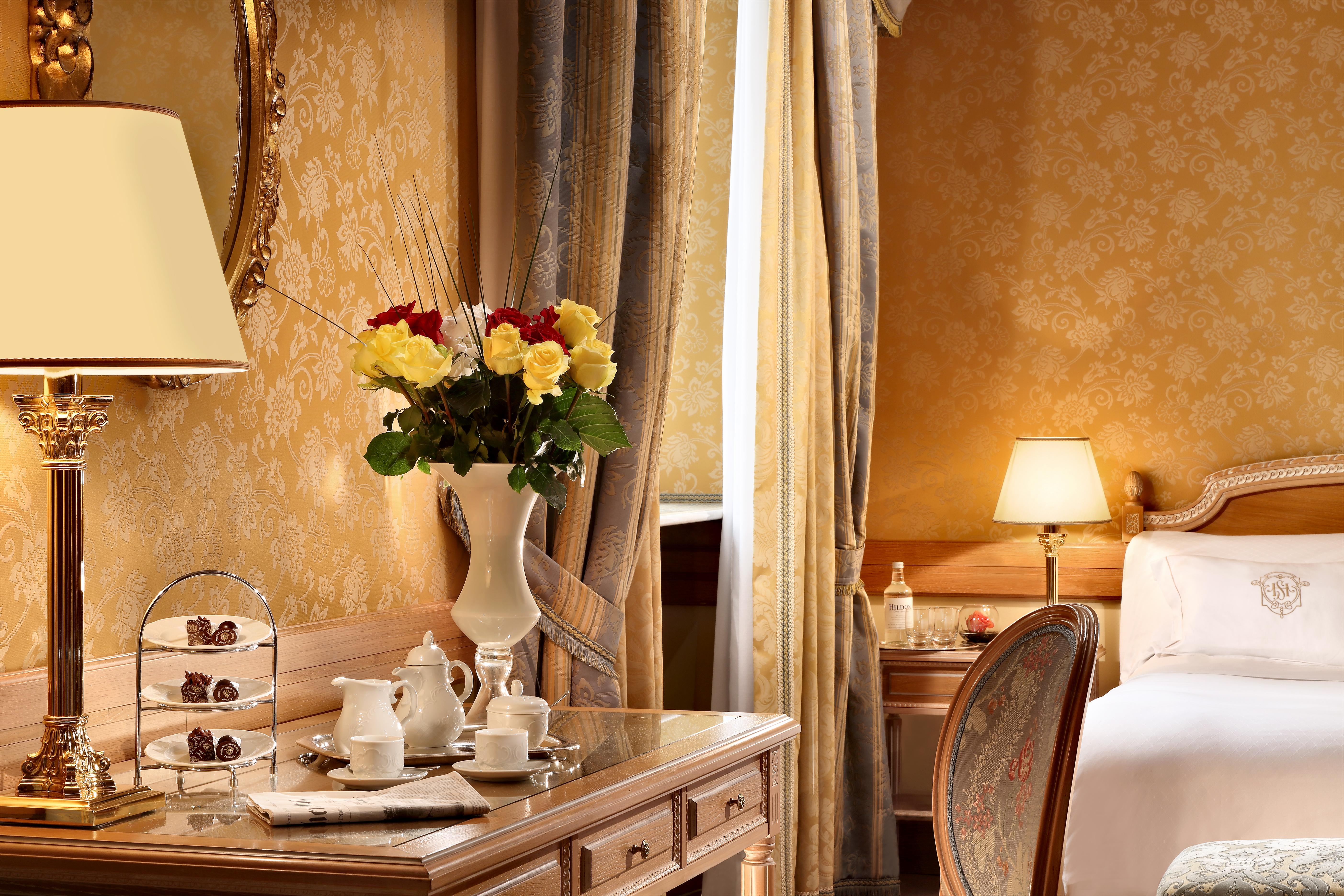 Hotel Splendide Royal Lugano Buitenkant foto A room at the hotel
